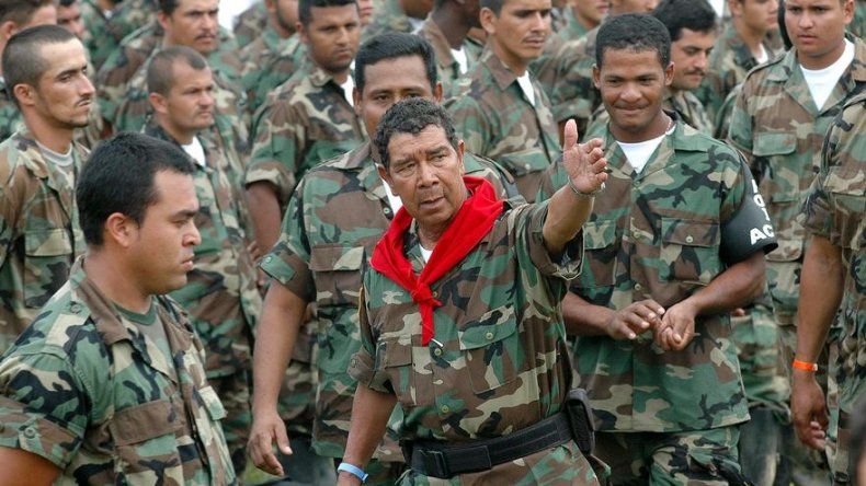 Exjefe paramilitar colombiano no saldrá por ahora de prisión