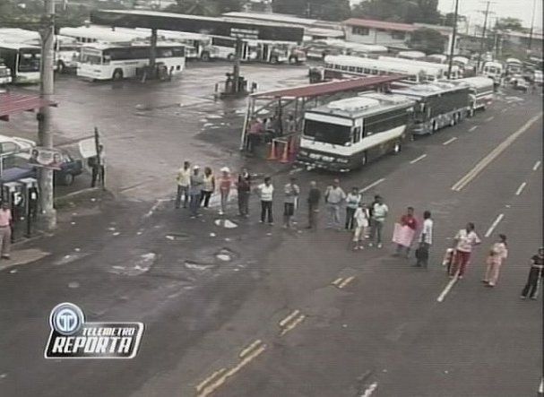 Secuestran piquera de buses de Pedregal