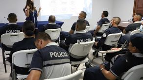 “Los policías como encargados de hacer cumplir la ley deben tener muy presente la educación en derechos humanos, indicó la Defensoría del Pueblo. “Los policías como encargados de hacer cumplir la ley deben tener muy presente la educación en derechos humanos, indicó la Defensoría del Pueblo.