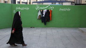 Irán: Obra benéfica anónima da ropa invernal a necesitados