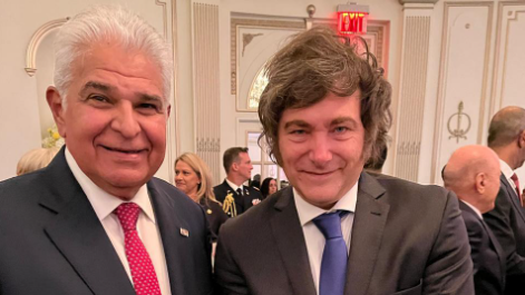 Presidente Mulino participa en recepción oficial