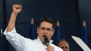 El presidente de Honduras anuncia que buscará la reelección en 2017