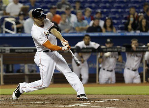 Stanton puso el bate ganador y los Marlins rompen mala racha 6-2