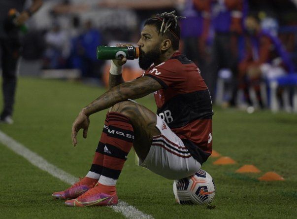 Brasil: Gabigol pagará más de 20.000 dólares por incumplir medidas COVID-19