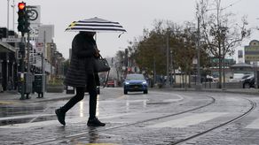 En la primavera, la acumulación de nieve en las montañas de la Sierra Nevada de California fue 60% de su promedio histórico.