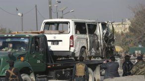Funcionarios afganos: suicida mata a seis en Kabul
