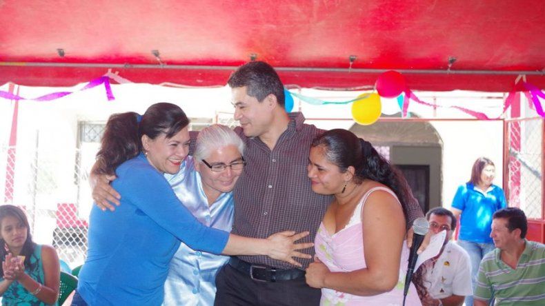 Tres hermanos salvadoreños separados durante guerra civil se reencuentran