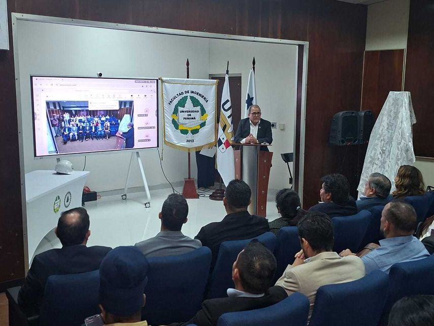 Universidad de Panamá inaugura Licenciatura en Ciencias Aeronáuticas.