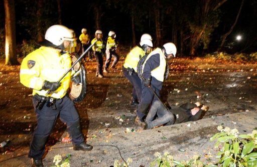 La Fiesta de Facebook en Holanda acaba con 34 detenidos