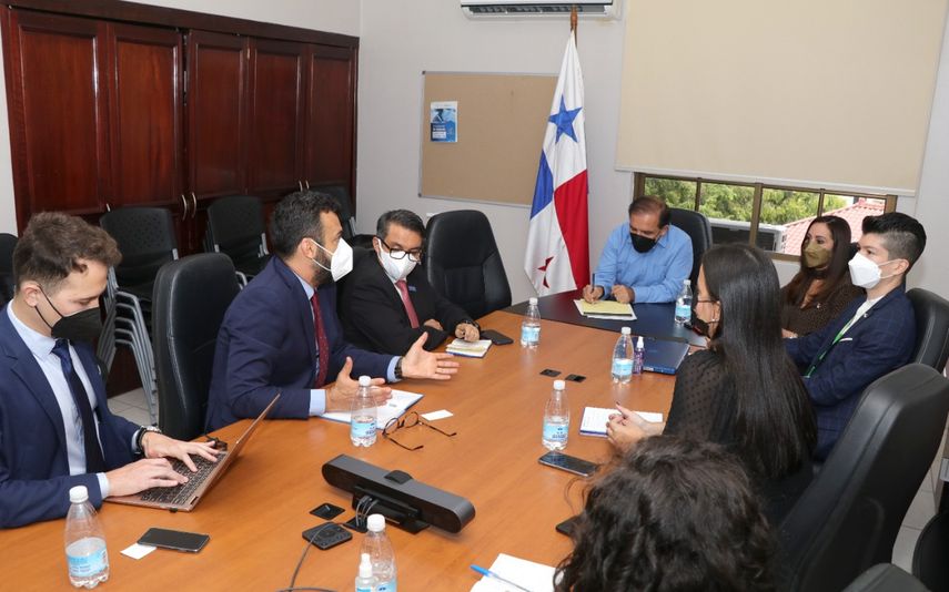 Reunión entre representantes de Salud de Panamá y de la OIM.