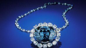 Científicos revelan cómo se forman diamantes azules