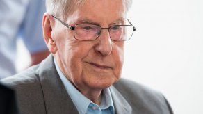 Abogado pide exoneración de exguardia de Auschwitz