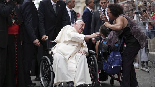 El papa Francisco habló a las delegaciones en la ciudad de Quebec con espíritu penitencial, para expresarles el dolor que lleva por “el mal que no pocos católicos les causaron, apoyando políticas opresivas e injustas”.