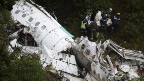 Restos mortales de víctimas de avión de Chapecoense llegarán mañana a Brasil