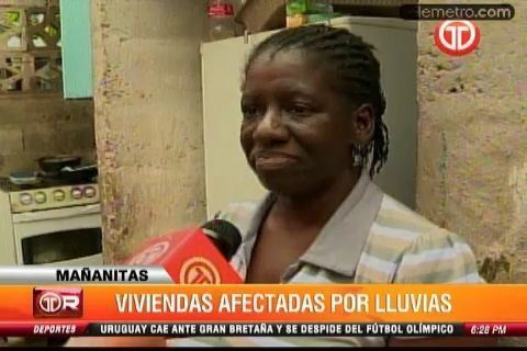 Fuertes vientos afectan casa en Las Mañanitas