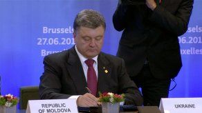 Ucrania firma un acuerdo histórico con la UE