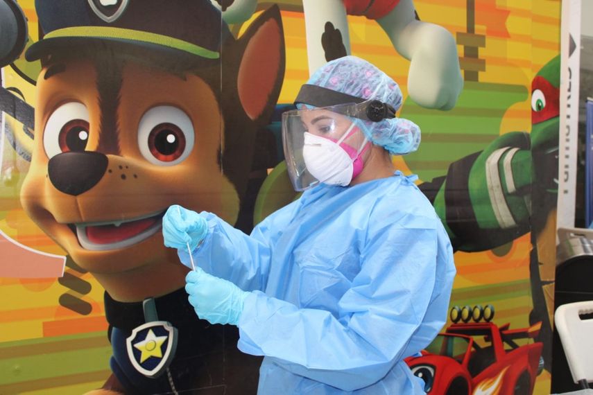 Las pruebas para detectar casos de COVID-19 se efectúan a nivel nacional.