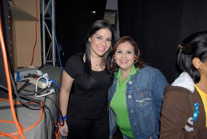 Estreno de Pelaos con Salsa