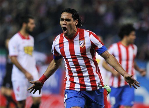 Madrid y Atlético, un derbi con papeles invertidos