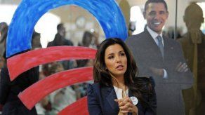 Mayoría de artistas hispanos apoya a Obama