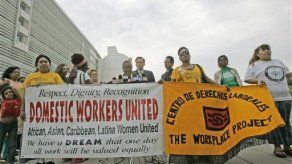 Millonaria es encarcelada en EU por esclavizar a empleados