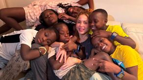 Shakira abrió las puertas de su casa en Miami a los Ghetto Kids.