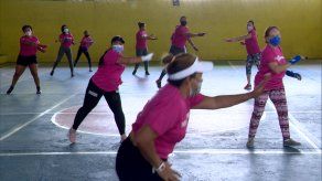 Víctimas de violencia doméstica reciben entrenamiento en defensa personal