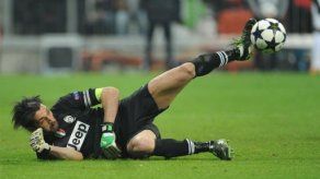 Beckenbauer se burla del jubilado Buffon