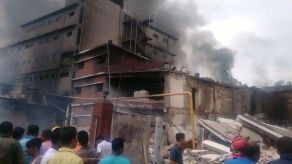 Una nueva tragedia con más de 20 muertos golpea la industria de Bangladesh