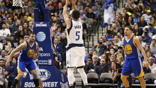 Warriors suman su segunda derrota y Sixers su tercer triunfo