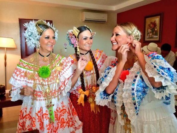 Desfile de las Mil Polleras 2015