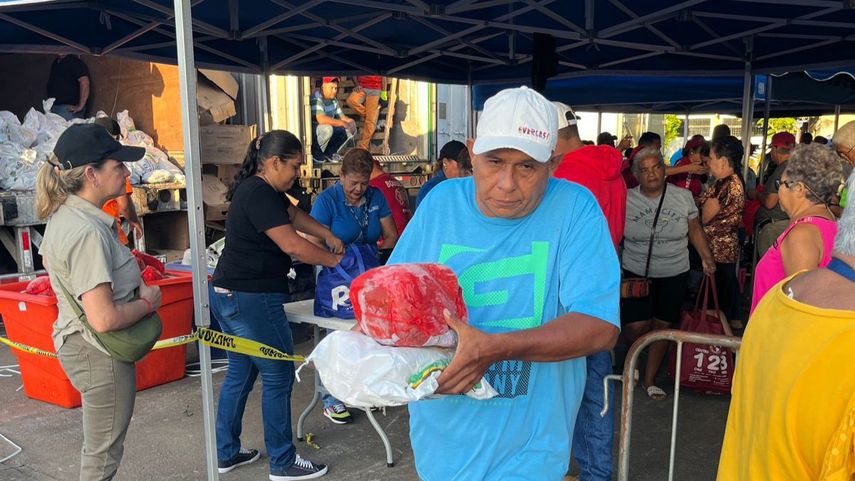 Caja Navideña del IMA.