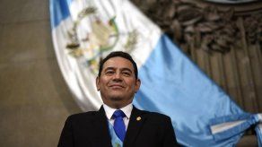 Ordenan devolver fondos por gastos de lujo a presidente guatemalteco