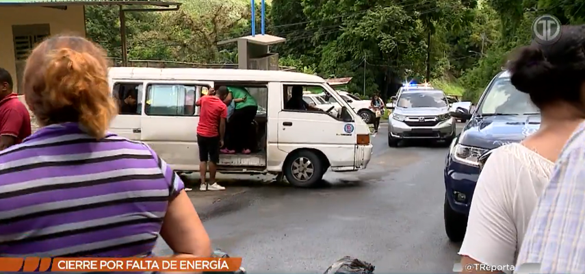 Falta de electricidad provocó un cierre de vía en Santa Librada rural.