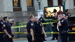 Tiroteo en edificio federal en Nueva York termina con un muerto y un herido