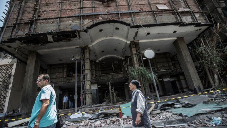 Veinte muertos en explosión de vehículos calificada de acto terrorista en Egipto