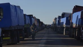 La Cámara Nacional de Exportadores reportó pérdidas por 4,6 millones de dólares por día para los exportadores y transportistas bolivianos.