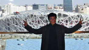 Policía de Hong Kong investiga a Jackie Chan por presunto uso de armas