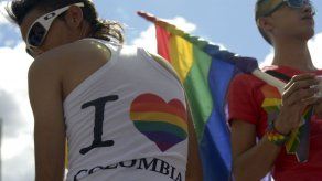 Colombianos parecen aprobar adopción por gays