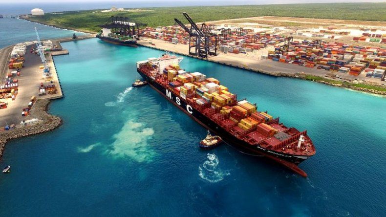 Llega al puerto de Cartagena el primer buque de tipo Neopanamax