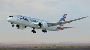 El vuelo de American Airlines procedente de Guatemala, en el que se coló el hombre, duró casi tres horas, informó el Miami Herald.