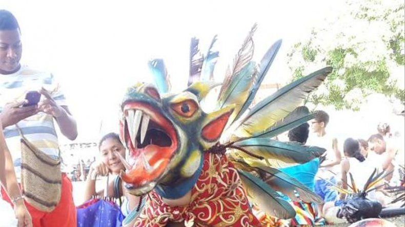 Llegó el día, primer Desfile de los Diablicos Sucios se toma Las Tablas
