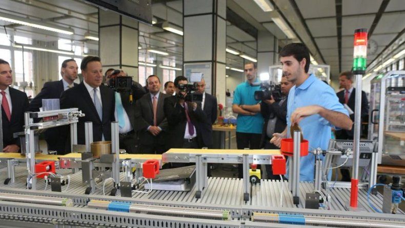 Varela busca adoptar nuevas experiencias para educación técnica en Panamá