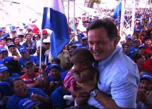 Juan Carlos Navarro encabeza sondeos para presidente de Panamá