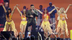 Tito El Bambino vuelve al ruedo con “Pega