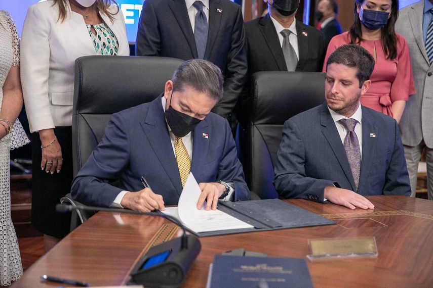 Esta tarde el presidente Laurentino Cortizo sancionó el decreto que establece el descuento sobre un listado de medicamentos.