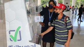 La recolección de firmas de apoyo a precandidatos por la libre postulación inició el pasado 15 de agosto, y se extenderá hasta el 31 de julio de 2023.