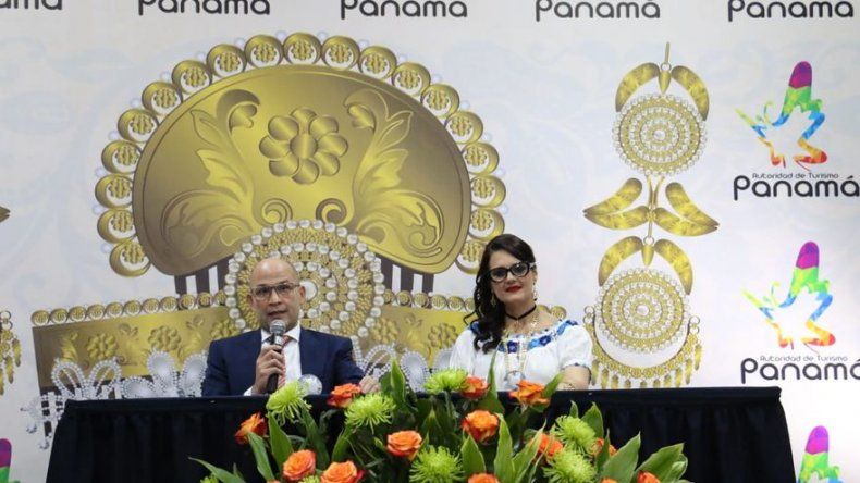 Presentan libro de uno de los mejores y más costosos vestuarios típicos del mundo, la Pollera