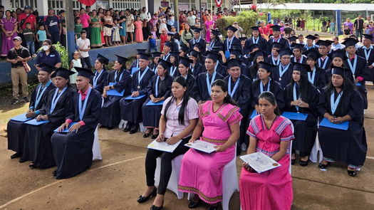 UDELAS entrega títulos universitarios en Bocas del Toro y Ngäbe Buglé. UDELAS entrega títulos universitarios en Bocas del Toro y Ngäbe Buglé.