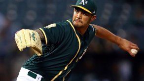 Manaea trabaja 8 innings